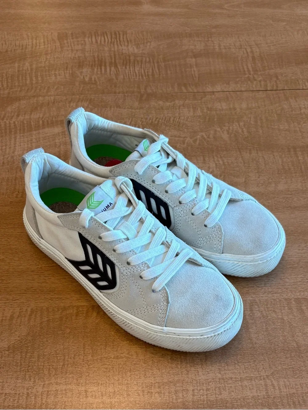 Cariuma Pro Low-Top Black and White Sneakers